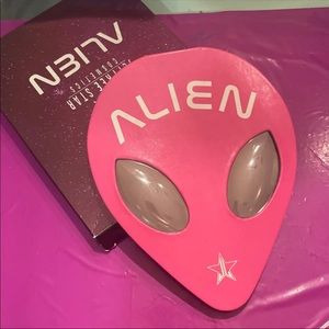 Jeffree Star cosmetics ALIEN eyeshadow palette